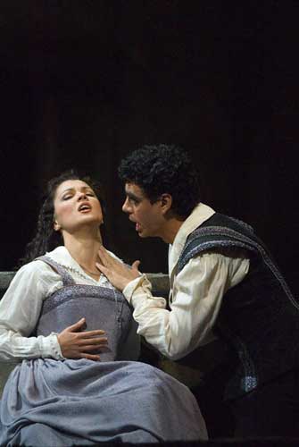 'Rigoletto' Anna Netrebko Renaldo Villaz n