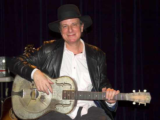 Gary Lucas